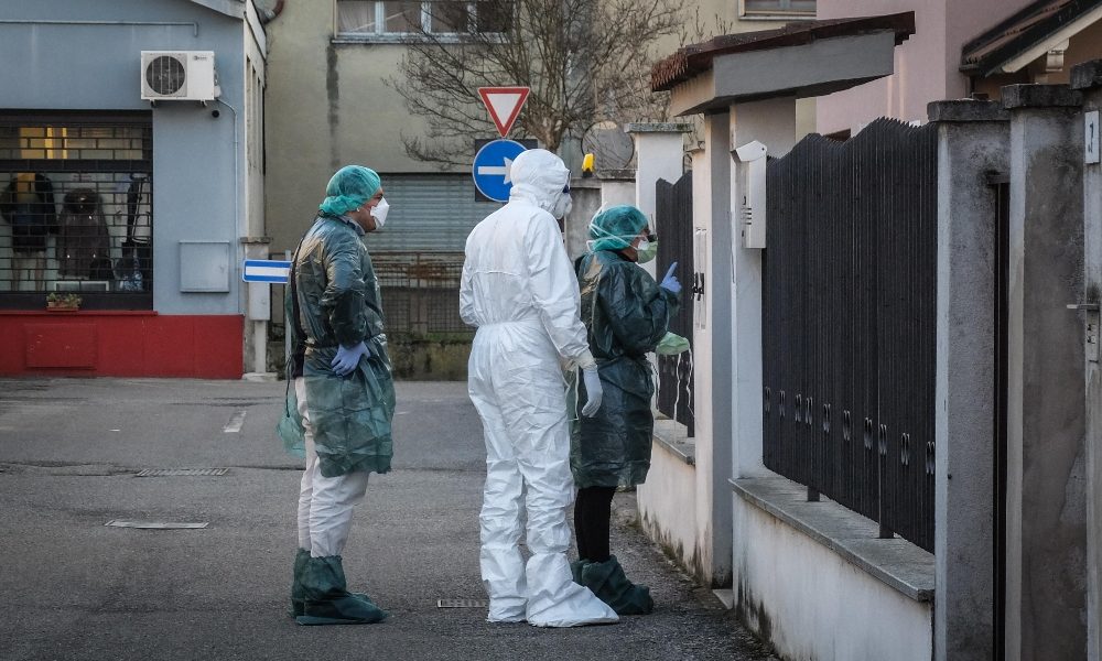 Coronavirus:truffa con tuta e mascherina