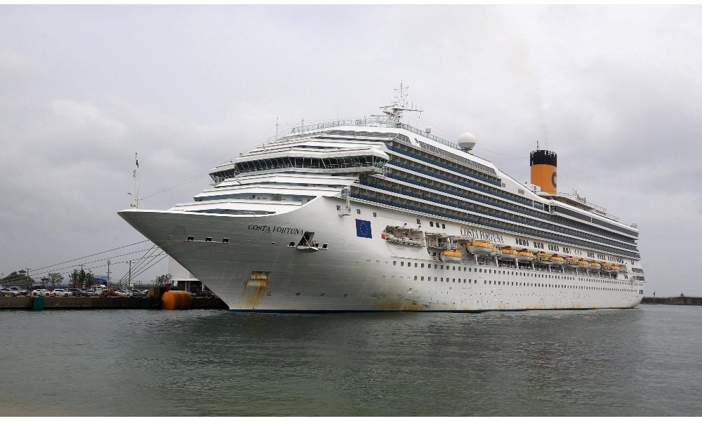 Costa Fortuna può attraccare a Singapore