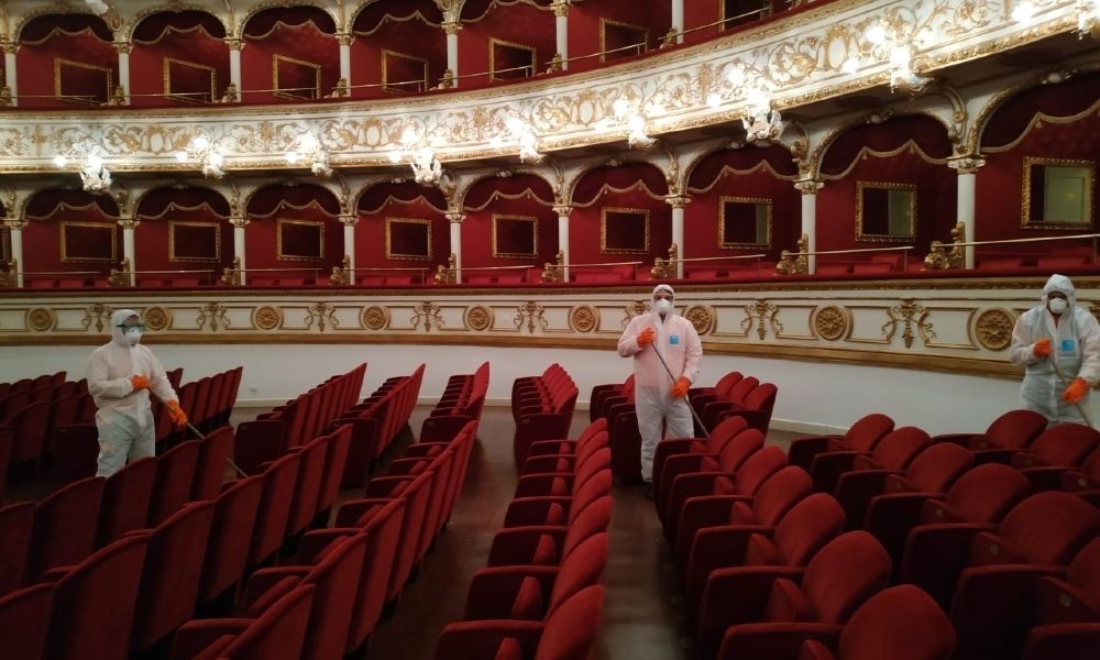 Covid: 11 positivi in Petruzzelli Bari, teatro chiuso