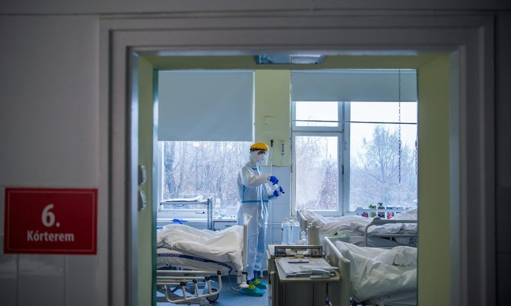 Covid, 165 morti in Veneto in 24 ore, mai dato così alto