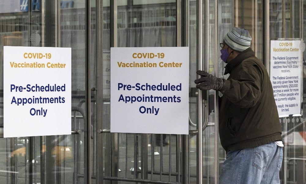 Covid: 20 milioni vaccini non tracciati, mistero per Biden