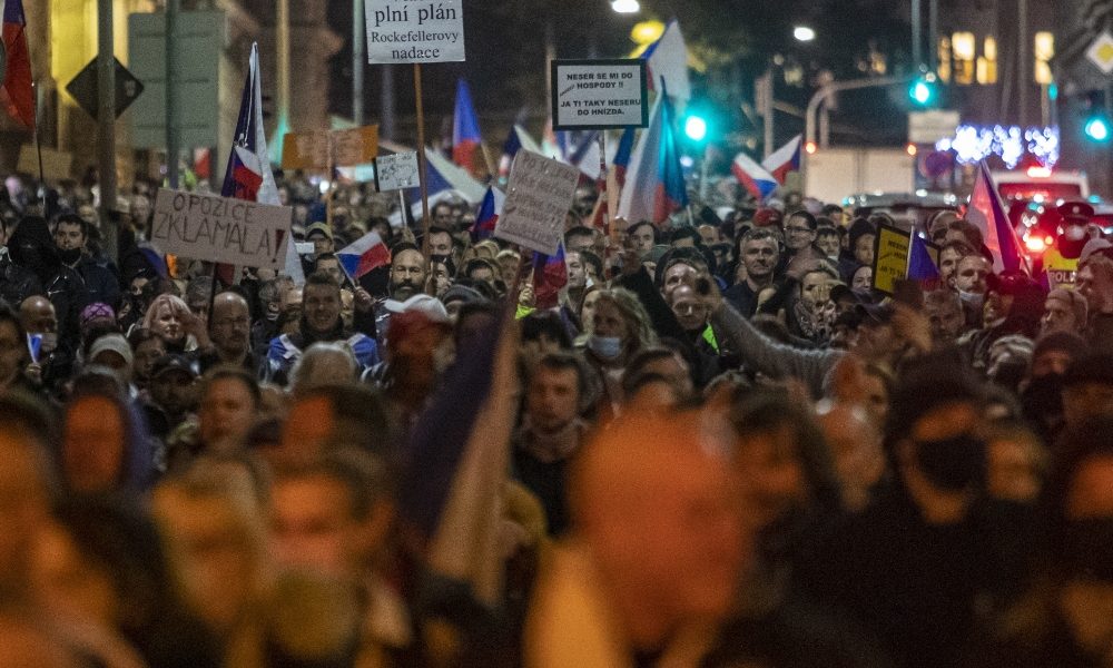 Covid: 2000 in corteo a Praga contro misure restrittive