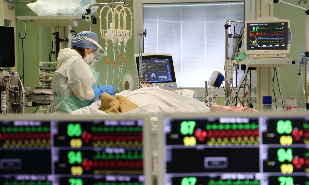 Covid: 23.832 contagi in 24h, vittime 401.Positività al 6,7%
