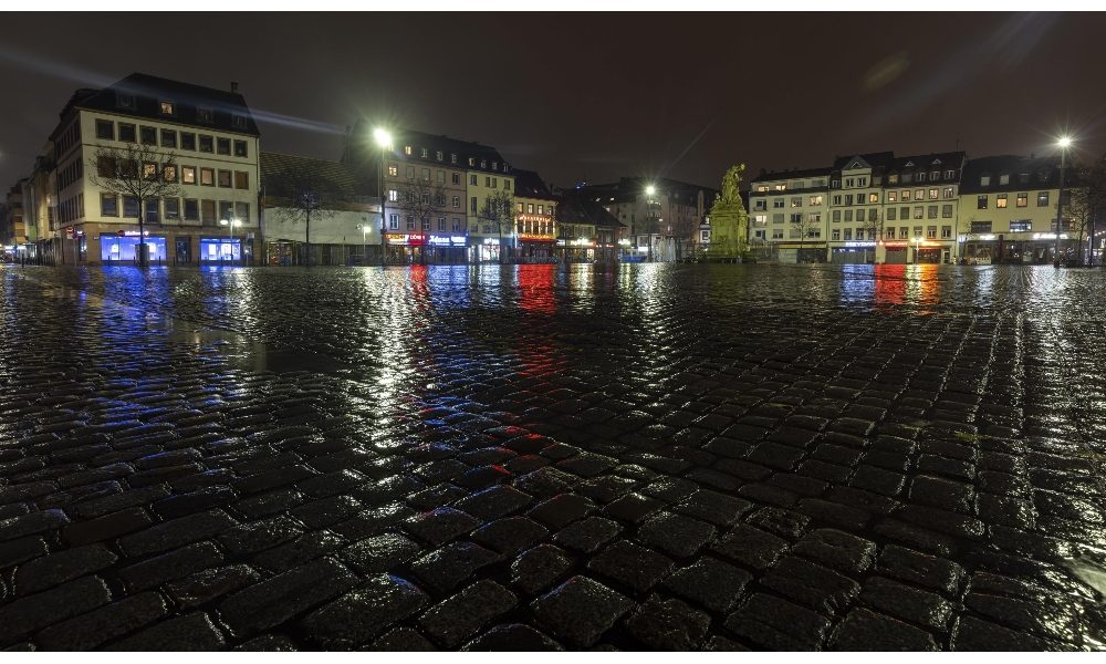 Covid: Bild, Merkel vuole lockdown più duro dopo Natale