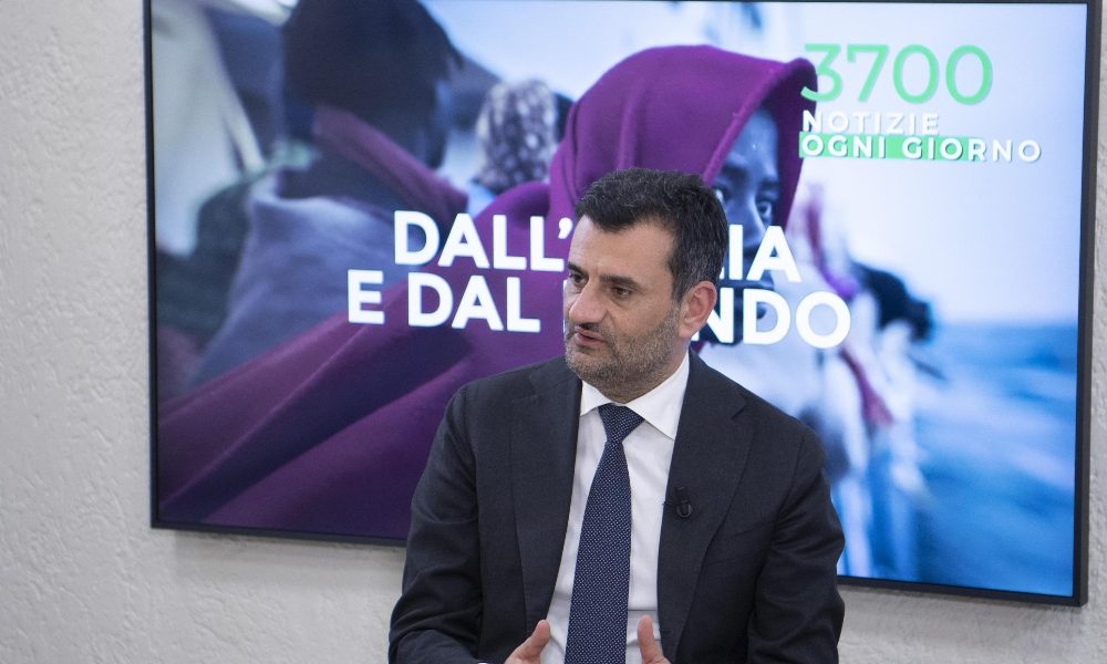 Covid: Decaro, momento spaventoso, serve unità