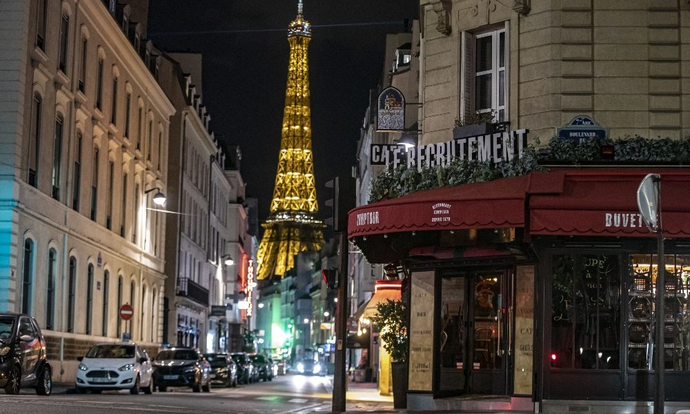 Covid: Francia, nuovo record contagi, 45.422 in 24 ore