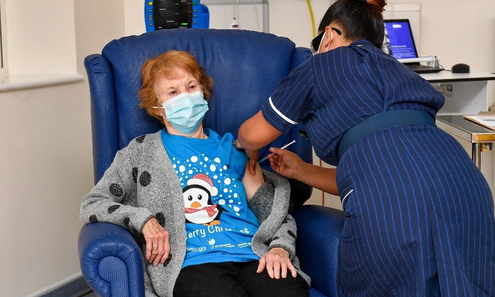 Covid: Gb, partito programma vaccinazioni
