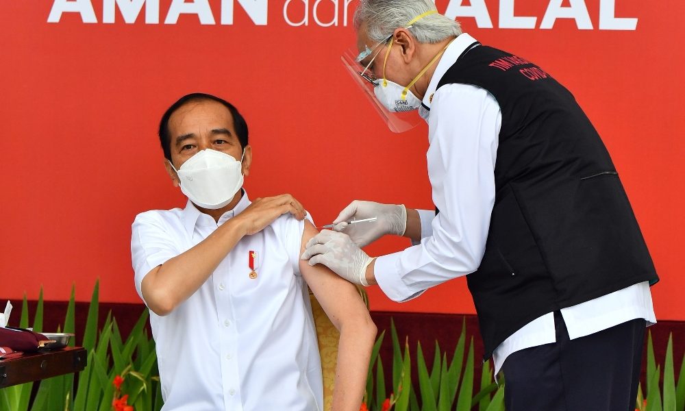 Covid: Indonesia va controcorrente e vaccina prima i giovani