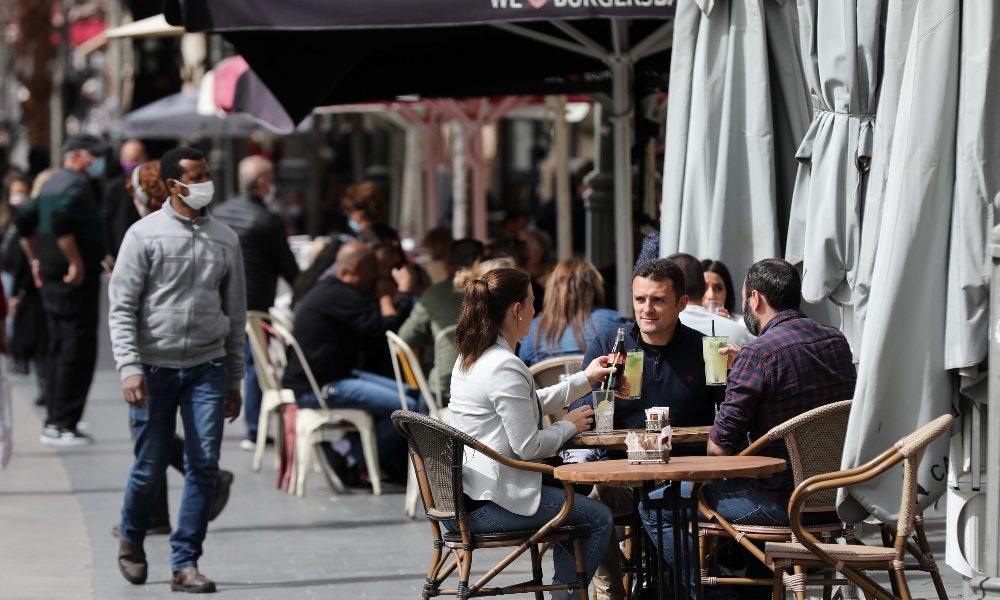 Covid: Israele, casi in netto calo, tasso al 2.1%