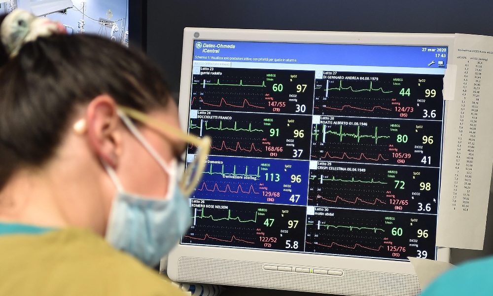 Covid: Napoli; da domani 130 posti letto in cliniche private
