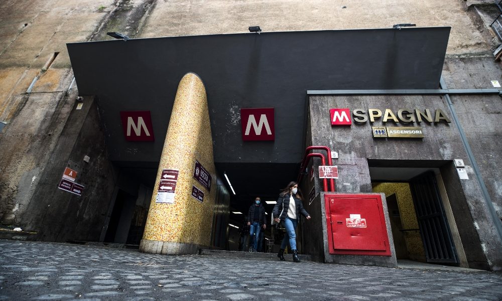 Covid: Roma,stop due fermate metro per evitare assembramenti