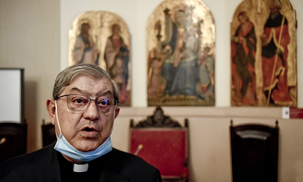 Covid: San Gennaro, niente folla né bacio reliquie