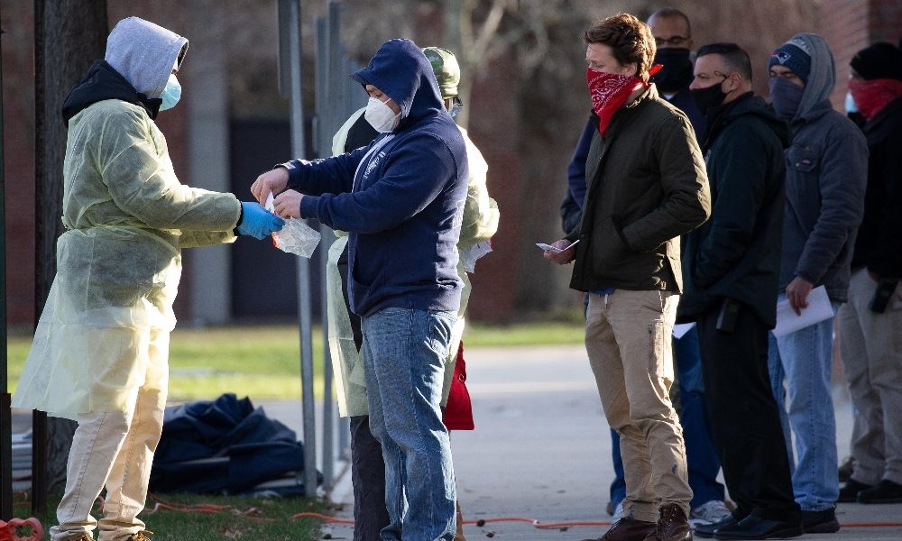 Covid: Usa toccano quota 300.000 morti