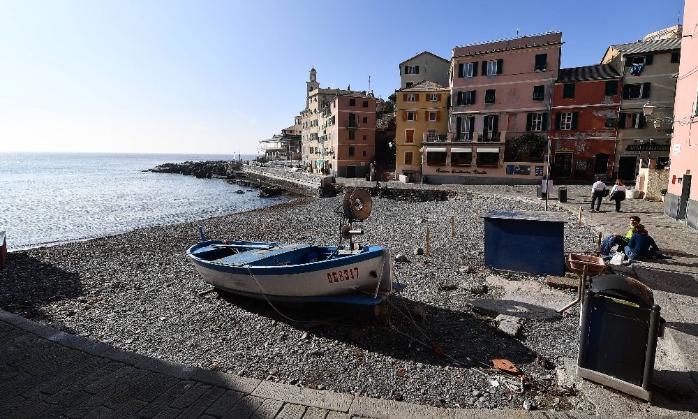 Covid: a Genova da oggi stop passeggiate a mare nei weekend