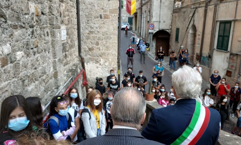 Covid: a Ventimiglia mascherina h24
