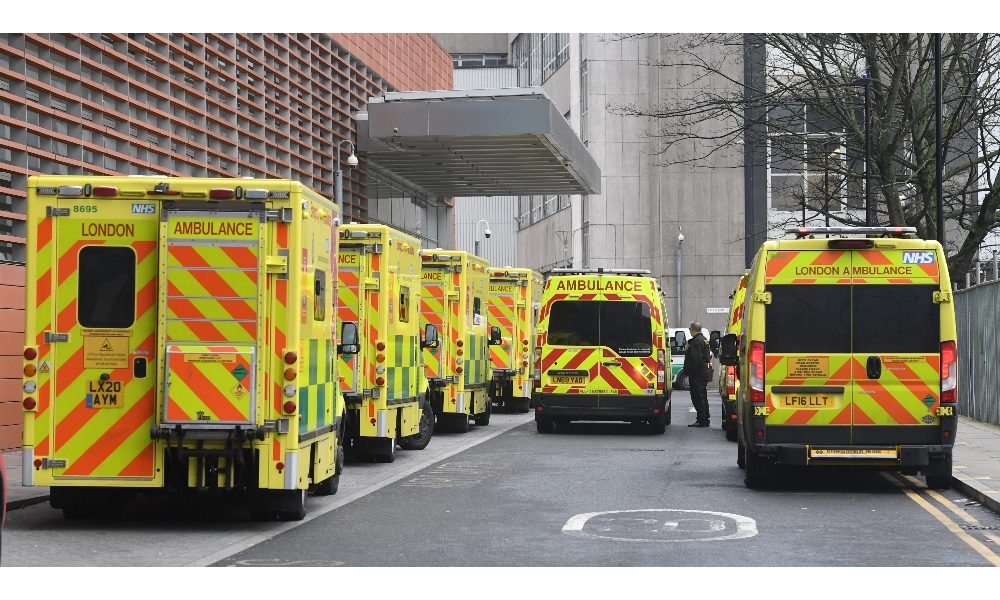 Covid: allarme ospedali in Gb, un ricovero ogni 30 secondi