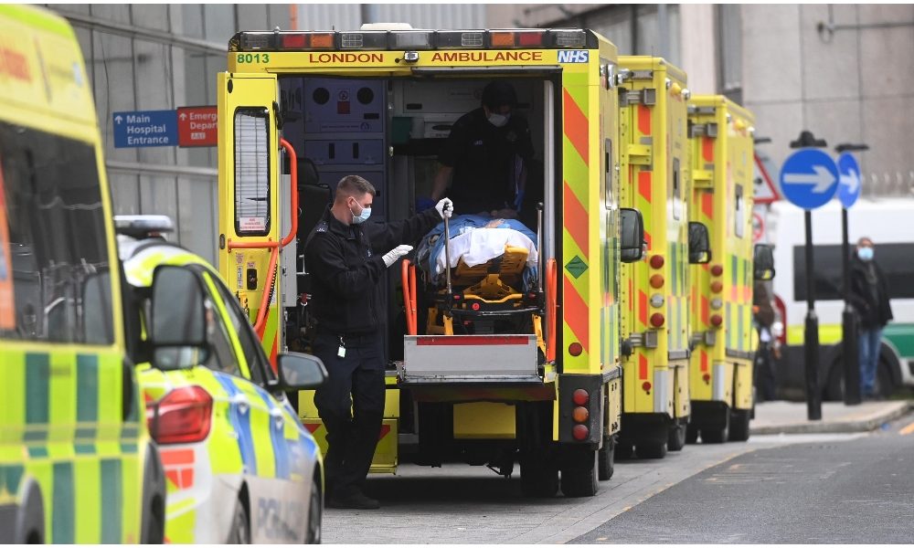 Covid: altri 1.725 morti in Gb, totale a quasi 103.000