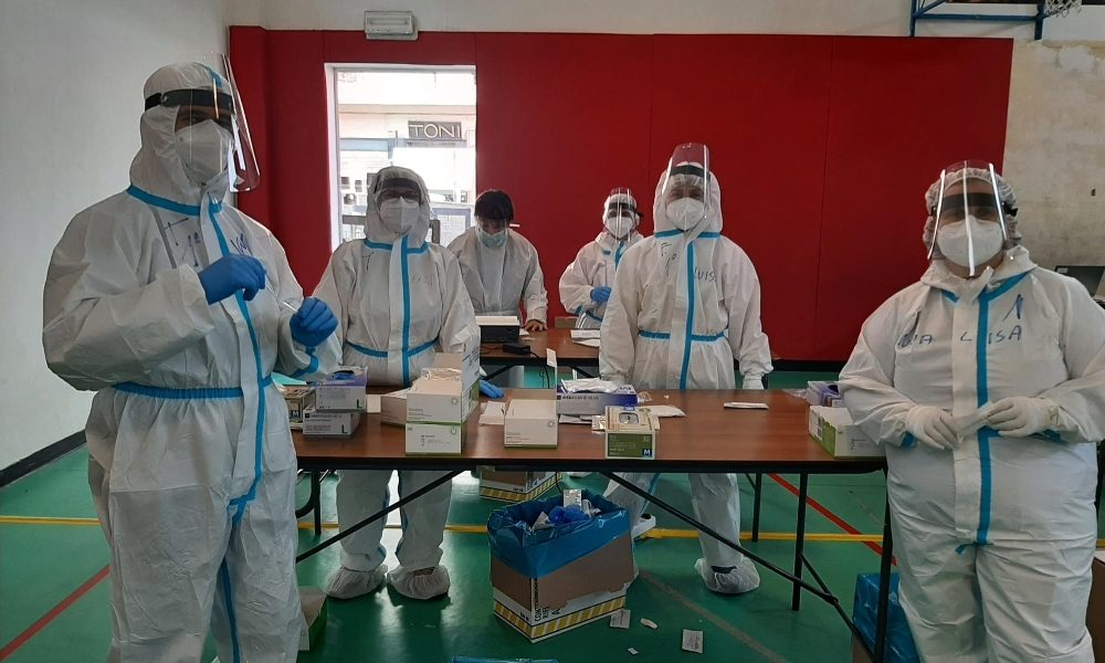 Covid: balzo positivi, oltre 25 mila in 24h. Morti sono 373
