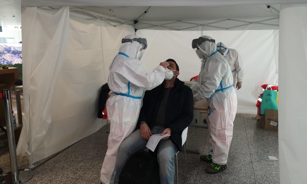 Covid: calano casi e morti,ma con test dimezzati tasso 10,4%