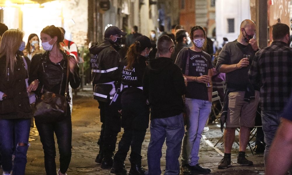 Covid: contagi ancora su, +5.724, i morti sono 29 in 24 ore