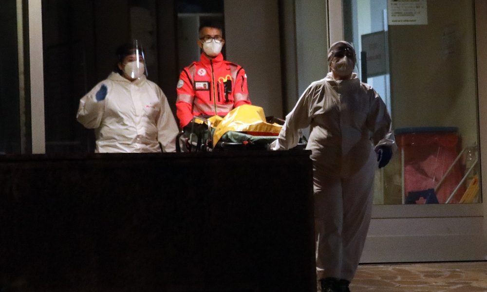 Covid: coppia di coniugi muore insieme nel milanese
