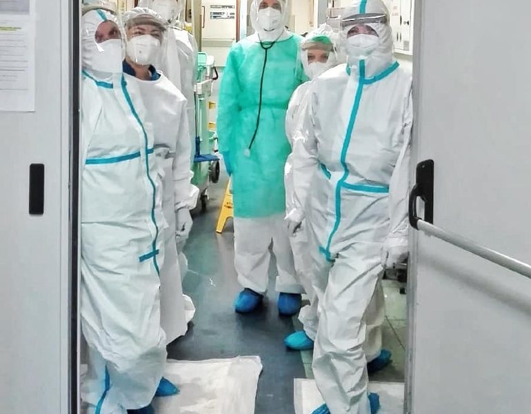 Covid: in calo positivi e vittime,ma 52 mila tamponi in meno