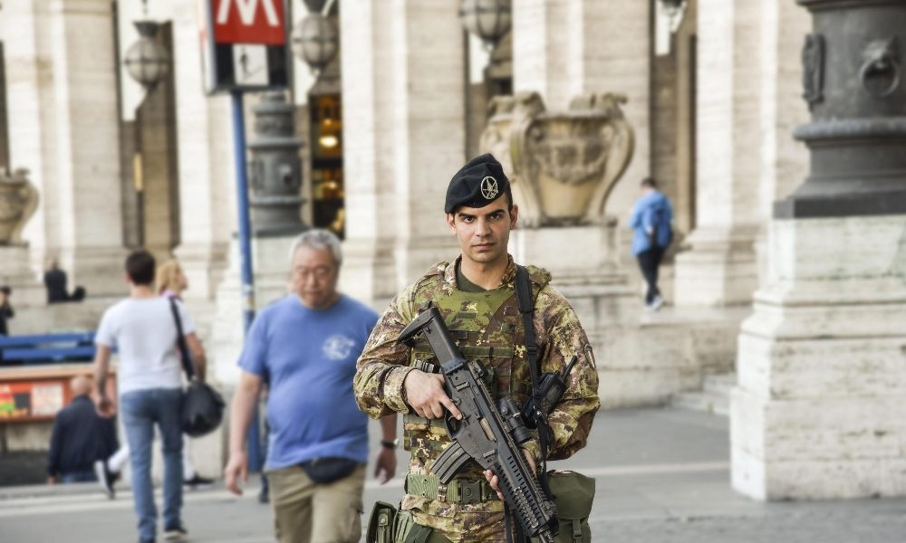 Covid: ipotesi impiego militari per controlli movida Roma