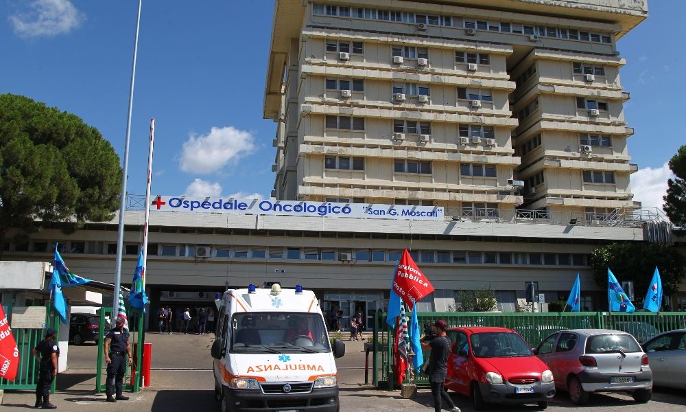 Covid: parenti, in ospedale Taranto rubati oggetti ai morti