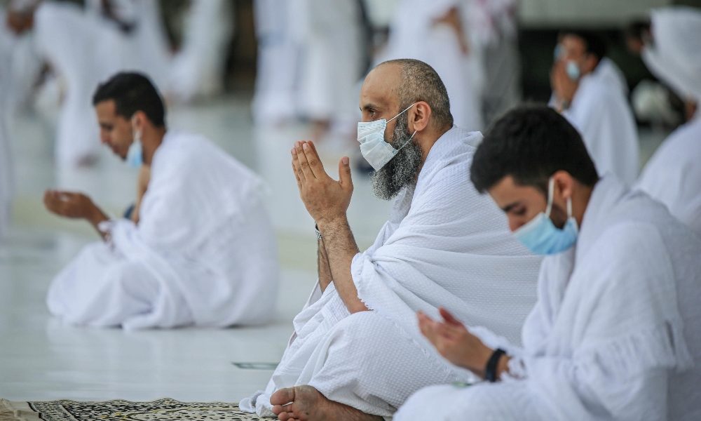 Covid: sauditi e immigrati in Grande Moschea dopo 7 mesi