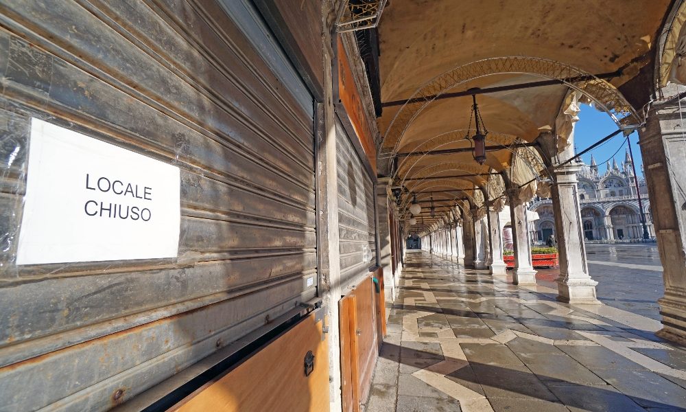 Covid svuota Venezia, San Marco è spettrale