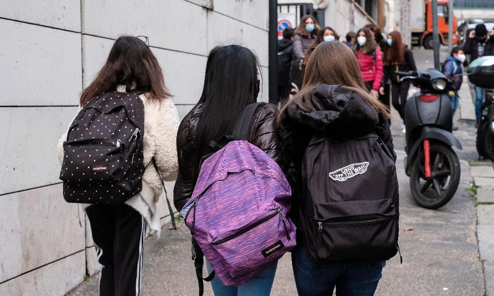 Covid: tamponi in 17 scuole del Barese, 3 positivi su 1.514
