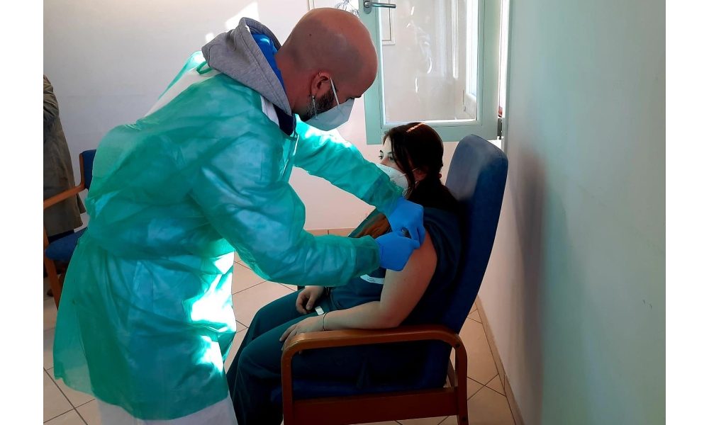 Covid: vaccinate oltre 45 mila persone in Italia