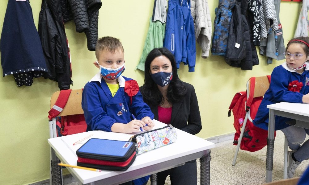 Covid:Azzolina,ottimo lavoro prof su sicurezza scuola