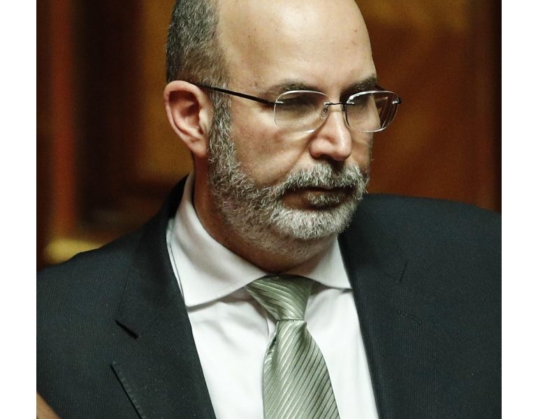 Crimi convoca ministri M5S per martedì