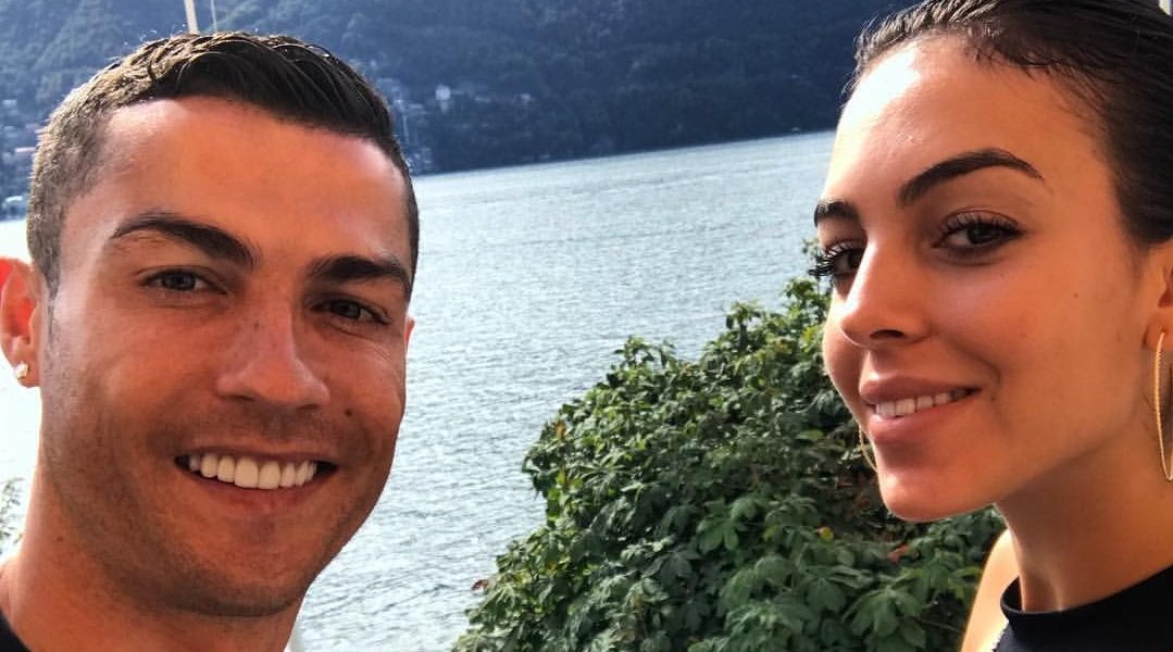 Cristiano Ronaldo sul Lago di Como: il “selfie” del campione della Juventus