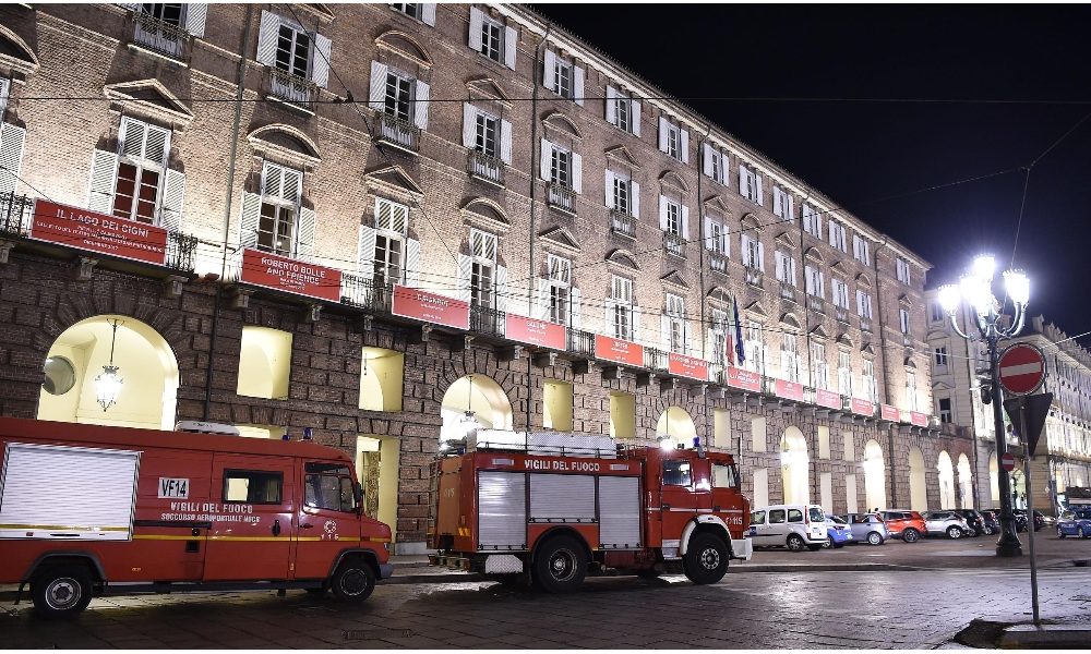 Crollo a teatro,Vergnano per messa prova