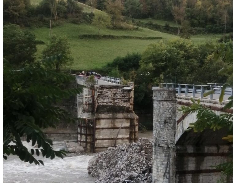 Crollo del Lenzino, ponte provvisorio entro 5-6 mesi