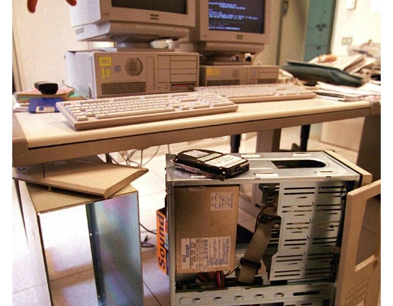Cyber attacco a Leonardo, presi dirigente ed ex dipendente