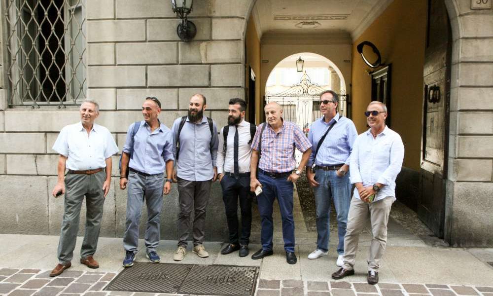 Campione, salta il tavolo convocato in Prefettura. Nuovo piano della giunta