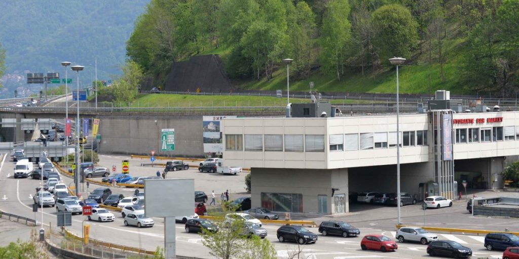 Fermato in dogana con 23 chili di droga. Un 38enne kazako patteggia 4 anni e mezzo