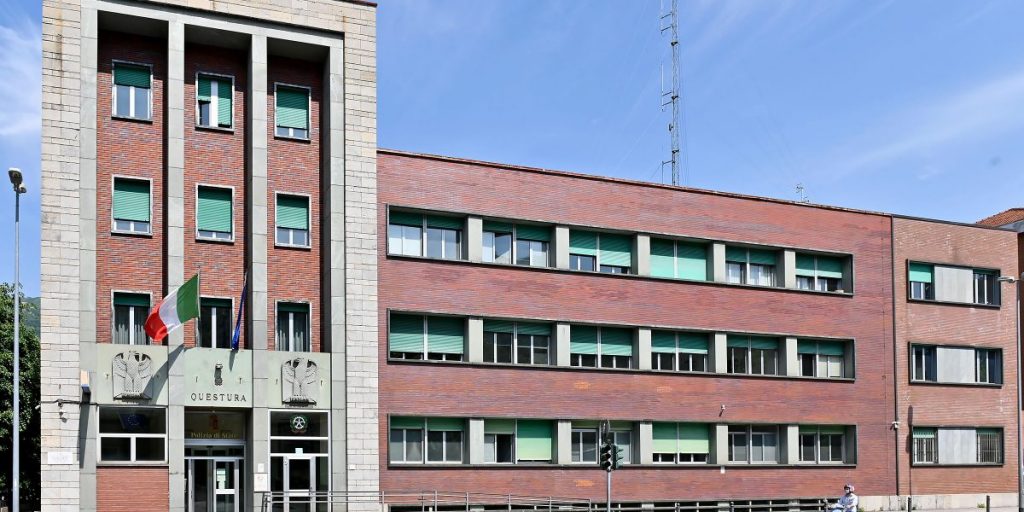 Discoteca aperta nonostante i divieti: tutti in pista senza mascherine e senza misurare la temperatura