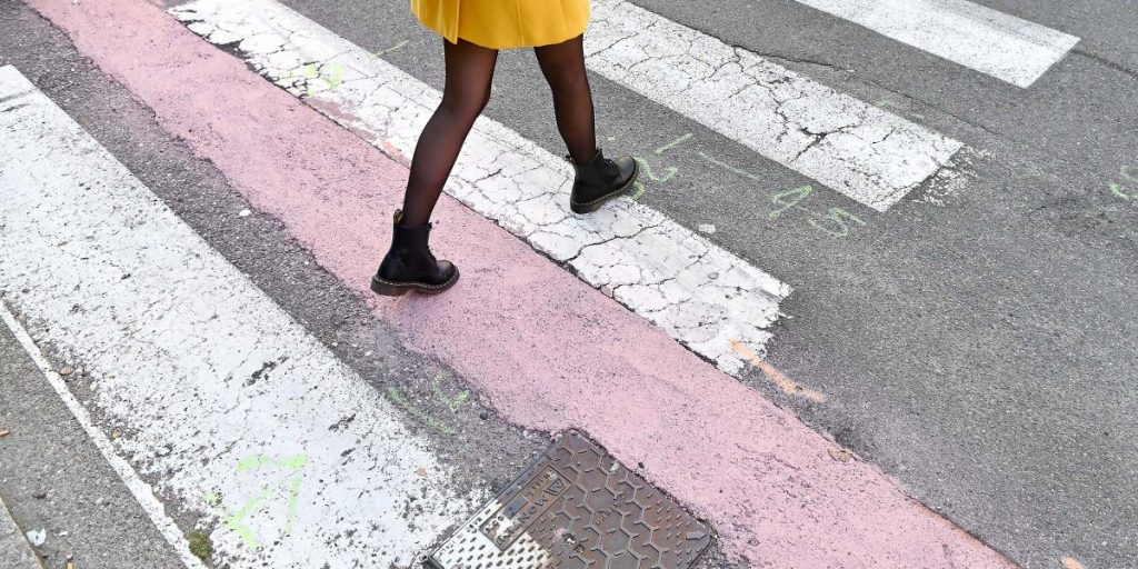 Nuovo cantiere da domani a venerdì in centro a Como: senso unico alternato in via Milano