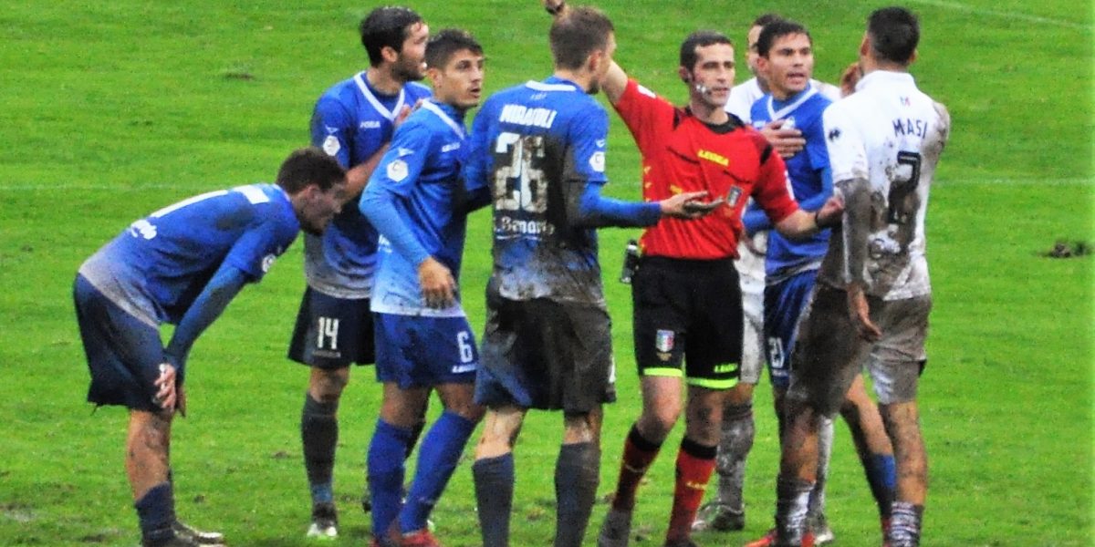 Como,  stagione di sofferenza   con le ultime in classifica. E  domenica  gli azzurri ricevono l’Olbia  fanalino di coda