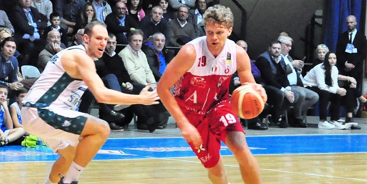 L’Olimpia Milano vince il derby: per Cantù è il quinto stop consecutivo