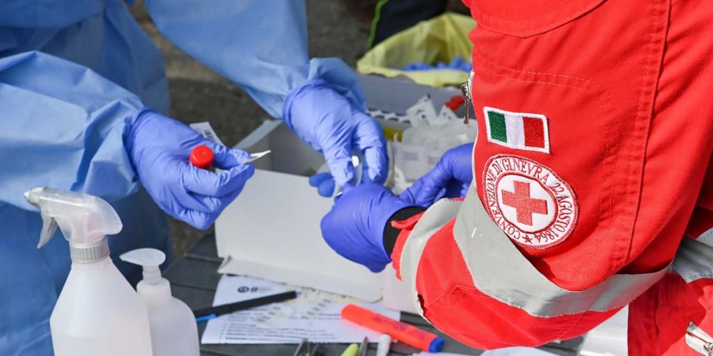 A Como altri 202 positivi, calano i ricoveri ospedalieri