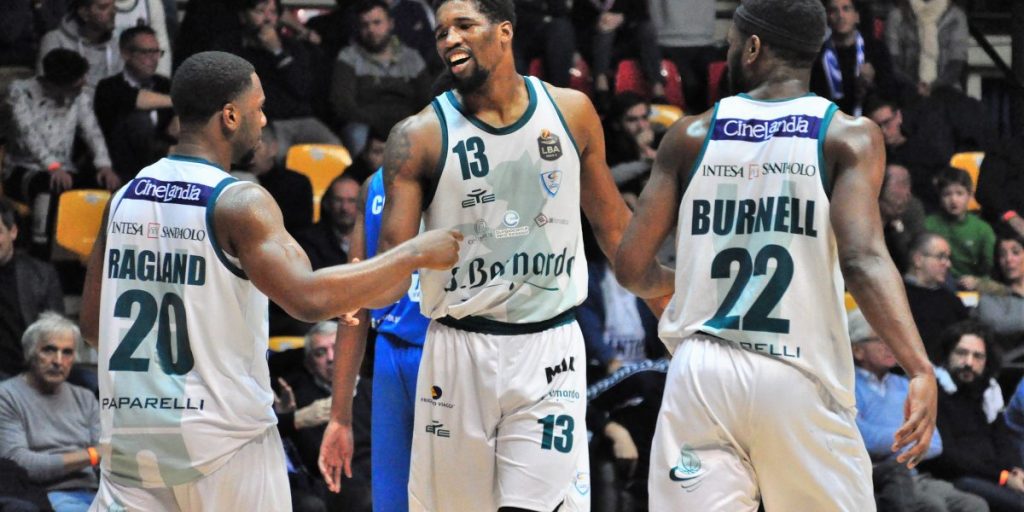 Cantù,  allenamenti sospesi   fino a lunedì prossimo. L’intervista dei tifosi a Hayes