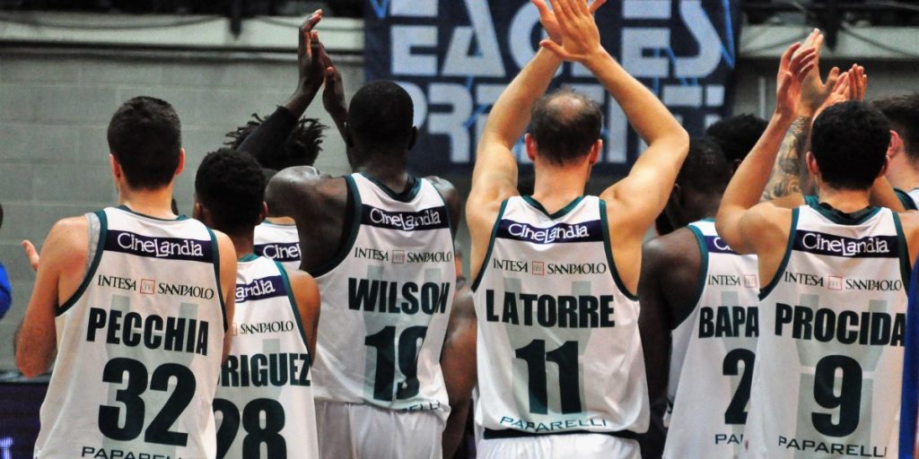 La decisione della Federazione: stop al campionato di serie A1. Terminata la stagione della Pallacanestro Cantù