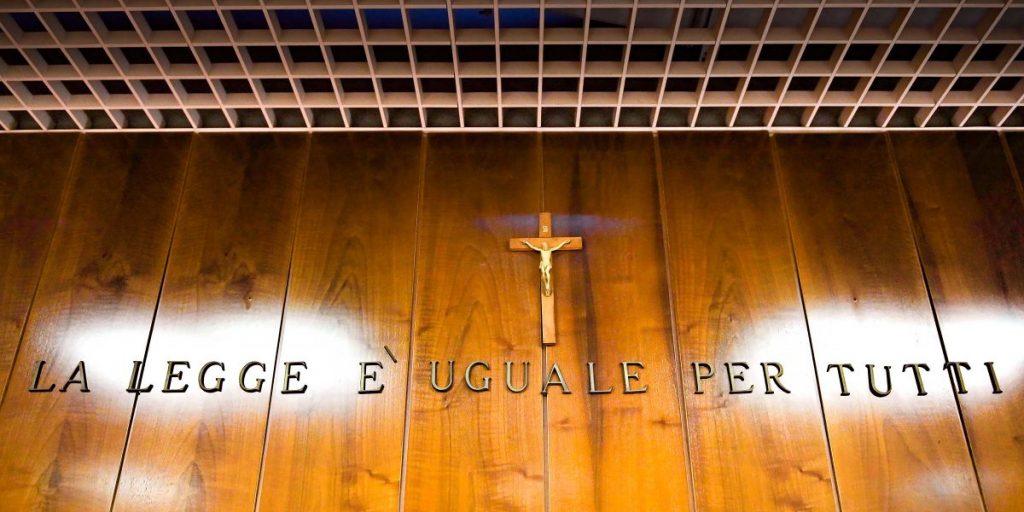 Occupavano abusivamente l’ex Sant’Anna: cadono le accuse