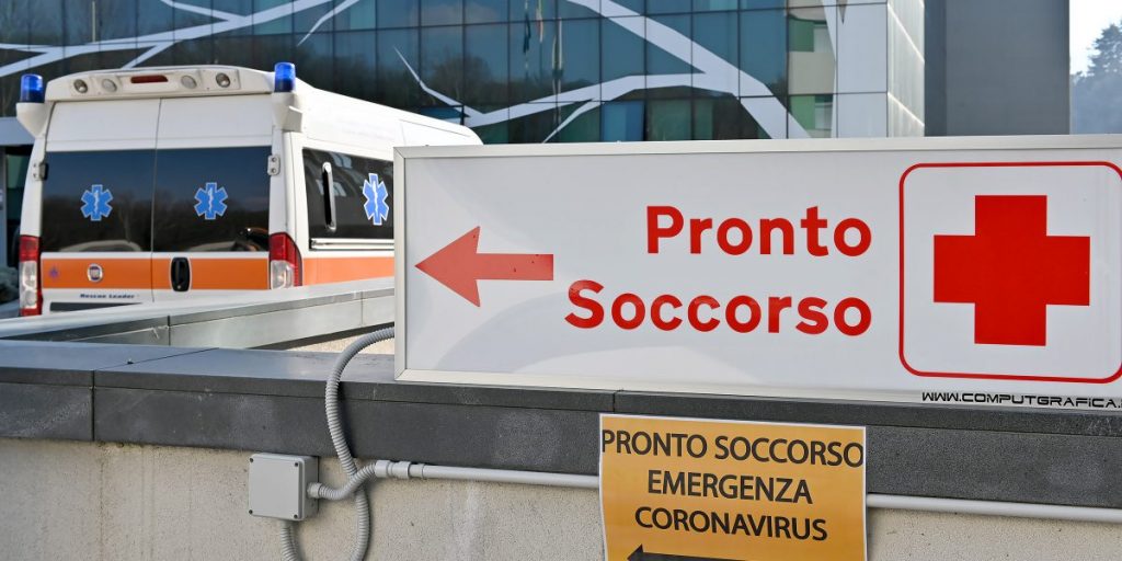 L’allarme: troppi pazienti e ambulanze al Sant’Anna