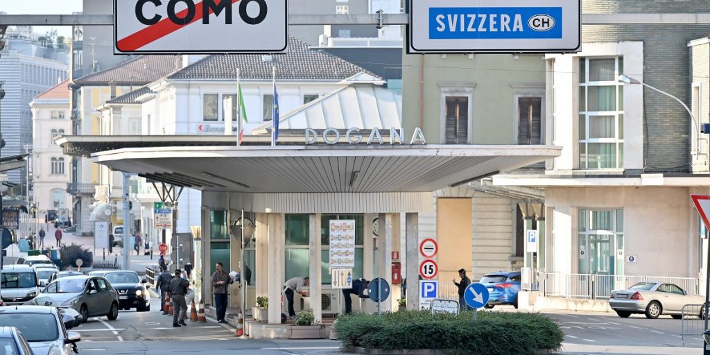La decisione: l’obbligo dei test in dogana non vale per i frontalieri